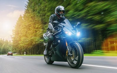 20230507073722_[fpdl.in]_motorbiker-forest-road-riding-having-fun-driving-empty-road-motorcycle-tour-journey_157125-16395